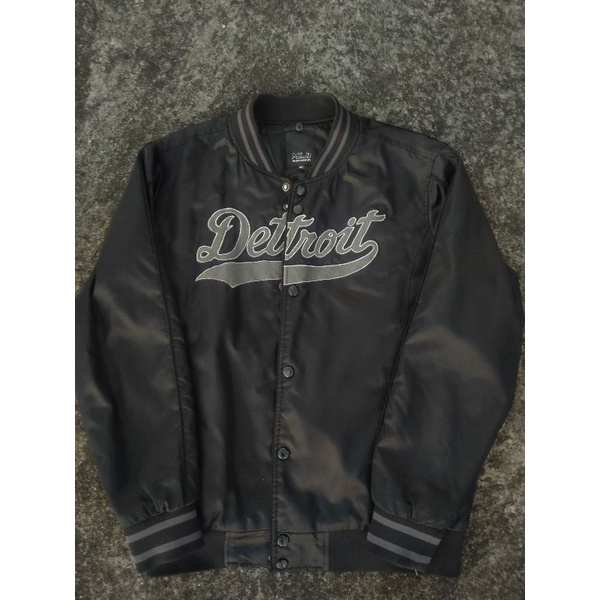 Varsity MLB Detroit