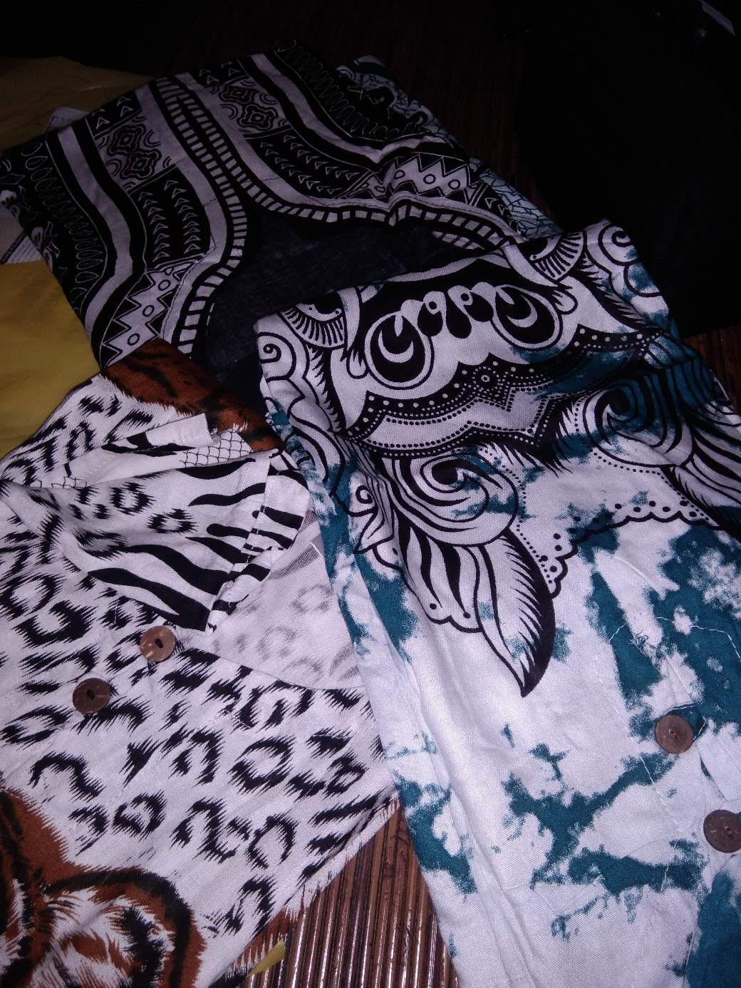 Kaos Dashiki - Kaos Batik Motif Leak