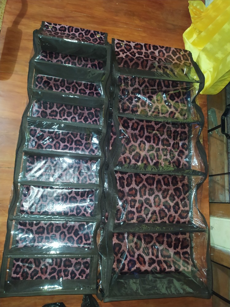 Rak Tas Gantung Karakter