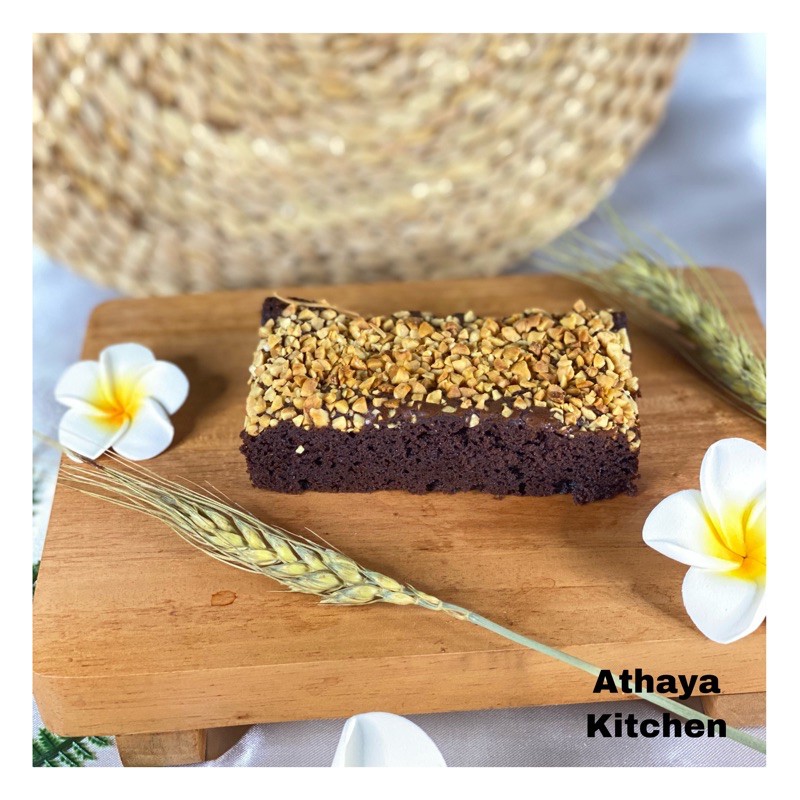 

Brownies Athaya Kitchen Kacang