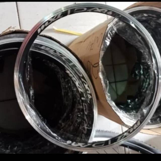 Rims 16 1 3/8 bromton trifold 28 hole hitam dan 20 hole hitam