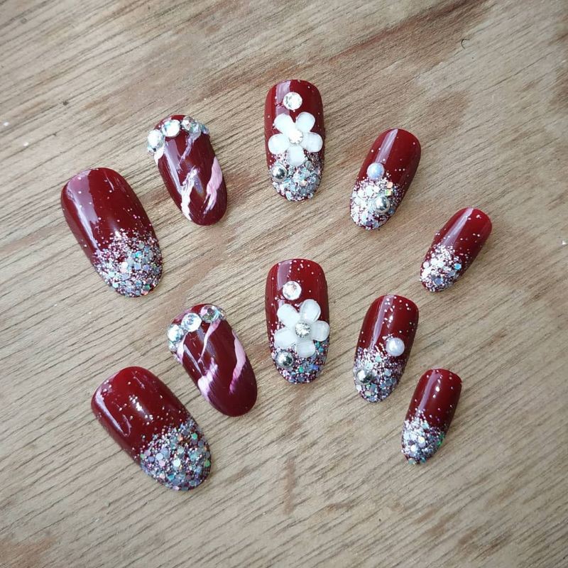 Kuku palsu wedding Maroon