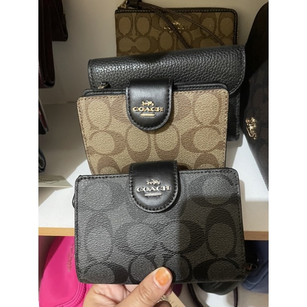 DOMPET COACH ORIGINAL / COACH SIGNATURE MEDIUM CORNER ZIP