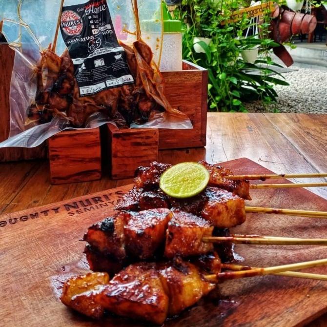 

Naughty Nuri's Sate Babi (8 Tusuk)