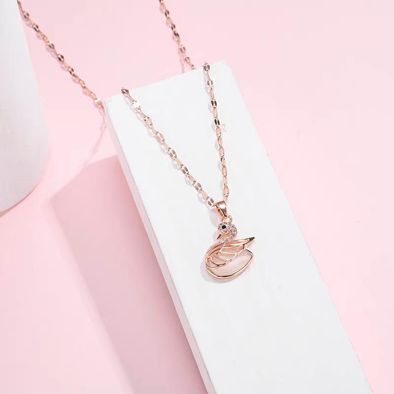 COD! kalung titanium wanita liontin swan / angsa rosegold anti karat import