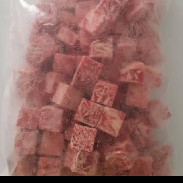 

Saikoro Wagyu Cubes Premium 1000gr. full kubus tanpa pinggir