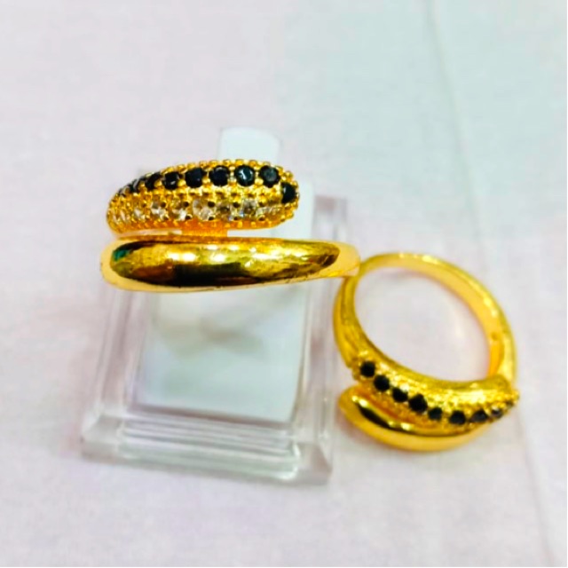 Cincin wanita model lilit cincin permata diamond kombinasi permata hitam lapis emas replika emas