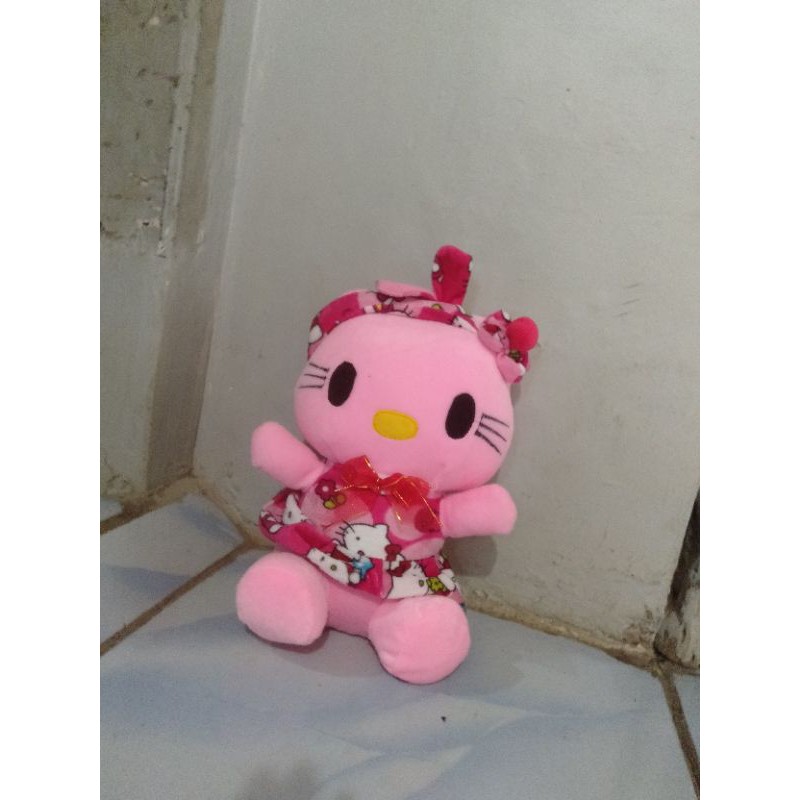 BONEKA HELLO KITTY BERANAK TIGA M