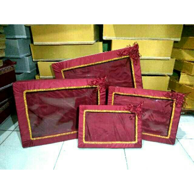 

Kotak hantaran/kotak seserahan/box hantaran model renda 1 set isi 4 kotak maroon PRODAK DARI FDRI_STORE