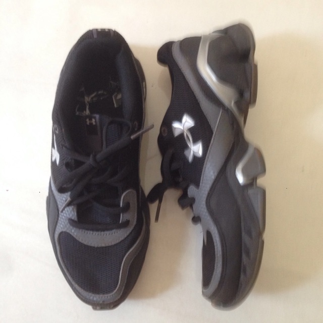 Preloved sepatu anak Sepatu under armour