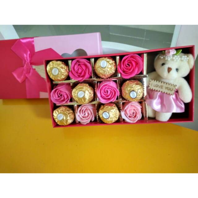 Kado/Hadiah/Hampers/Boneka/Coklat/Bunga/Ultah/Anniversary/Valentine -  12Flowers Choco in Box