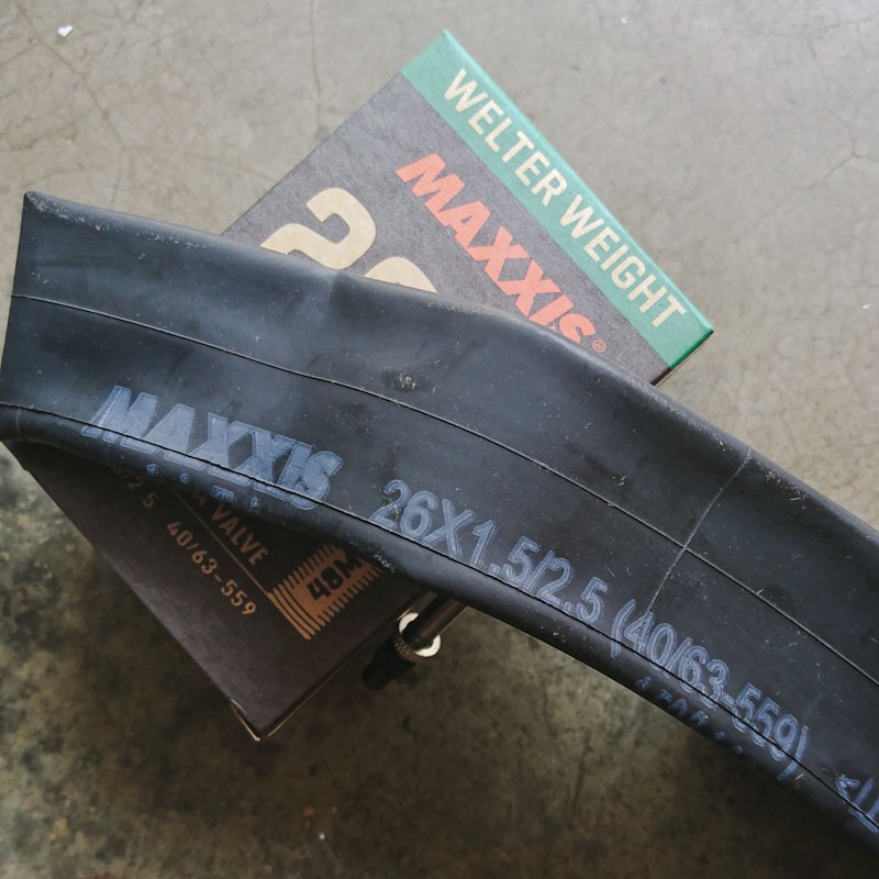 Ban Dalam Maxxis Sepeda 26 x 1.5/2.5 FV48 Pentil Presta