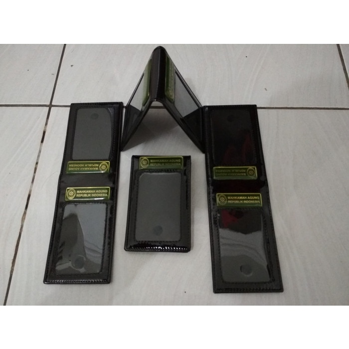

Lucu Name Tag Id Card Saku Kulit Mahkamah Agung Hitam Glossy Kwalitas Bagus Trendi