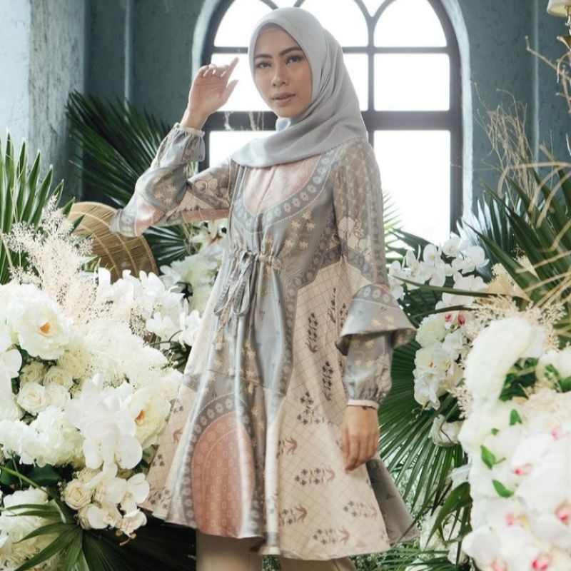 Rafflesia Tunik XXL Wearing Klamby