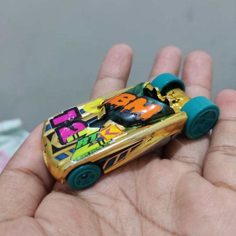 HOTWHEELS PHARODOX GOLD PHARADOX EXRACE BALAP LOOP JUARA