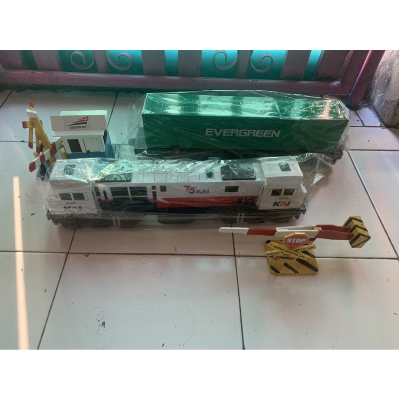 miniatur kereta api 1 paket lengkap