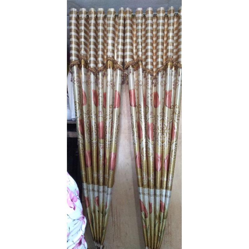 gorden blavout bunga tulip merah