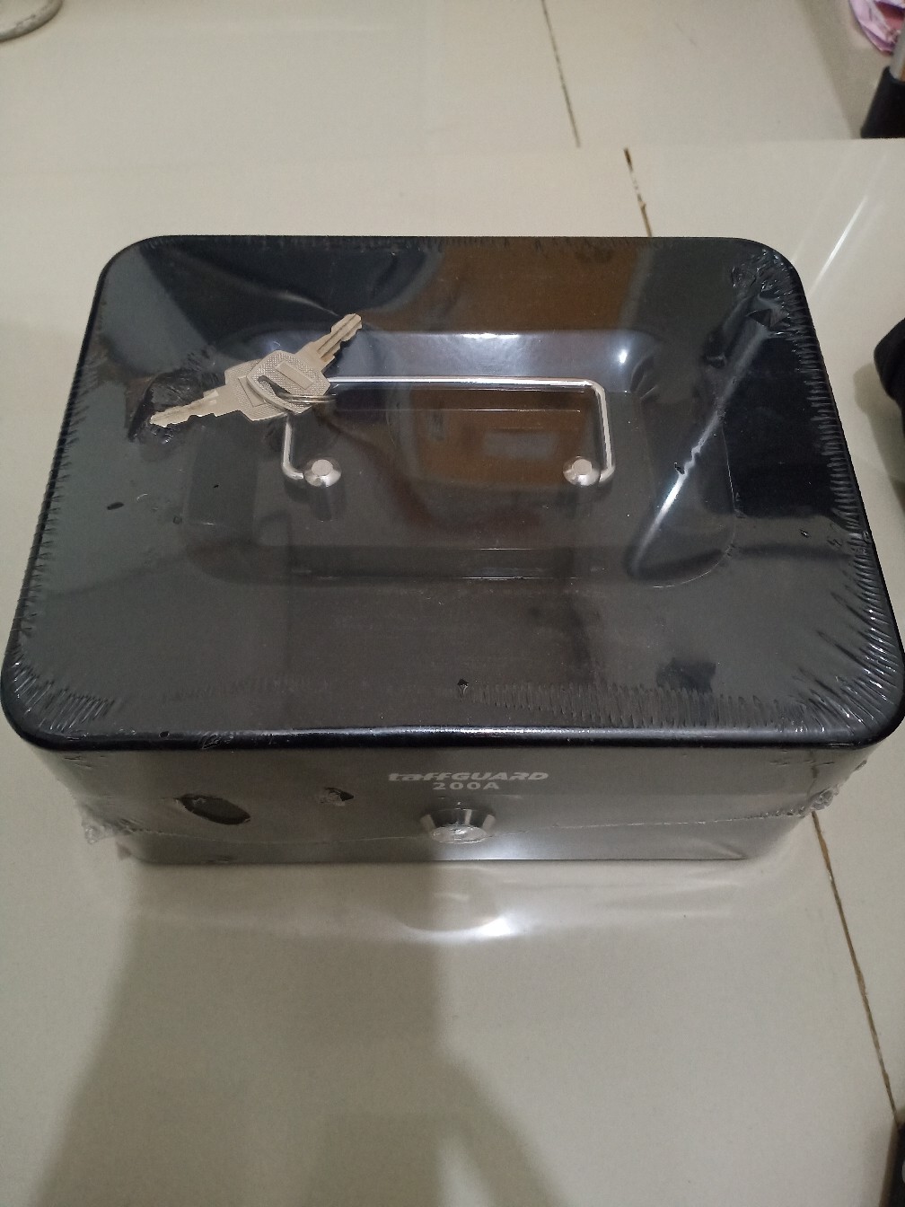 Brankas Money Uang Uang Cash 20 X 16 X 9 Cm Besi Baja Ada Kunci 2 Pcs