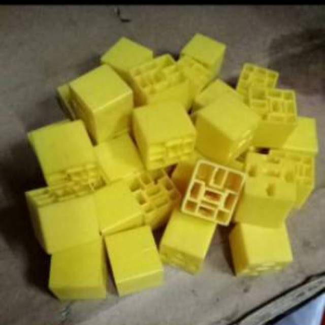 Rumah / Socket relay kosong mobil universal warna kuning