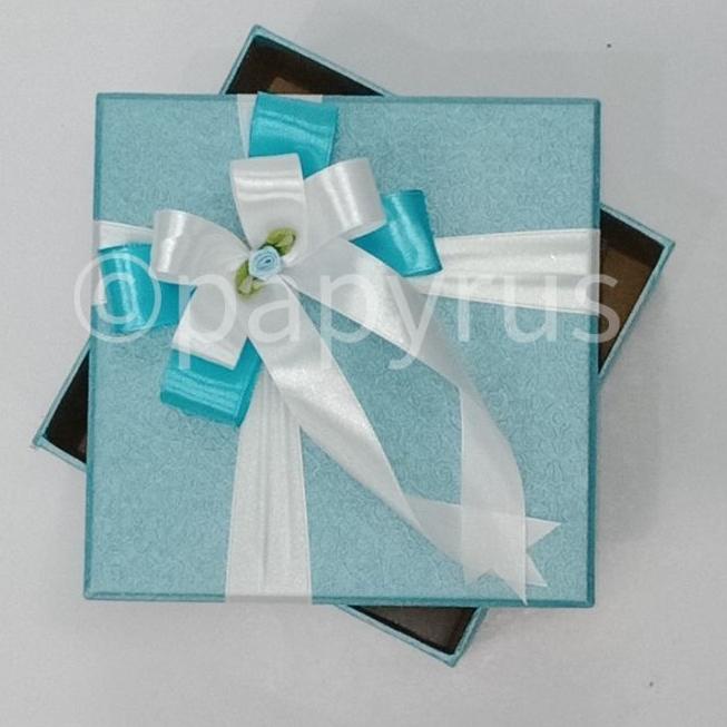 

✹ Papyrus 15x15 Tinggi 5cm Kotak Kado Gift Box ←