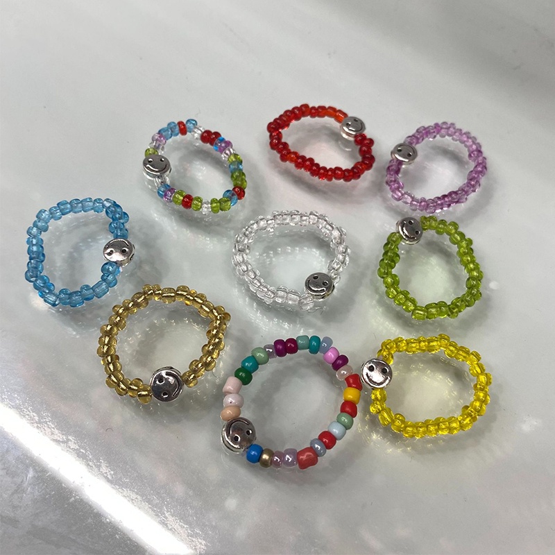 Gelang Tangan Manik-Manik Motif Smiley Face Warna Permen Beige Ala Korea / Retro Untuk Wanita