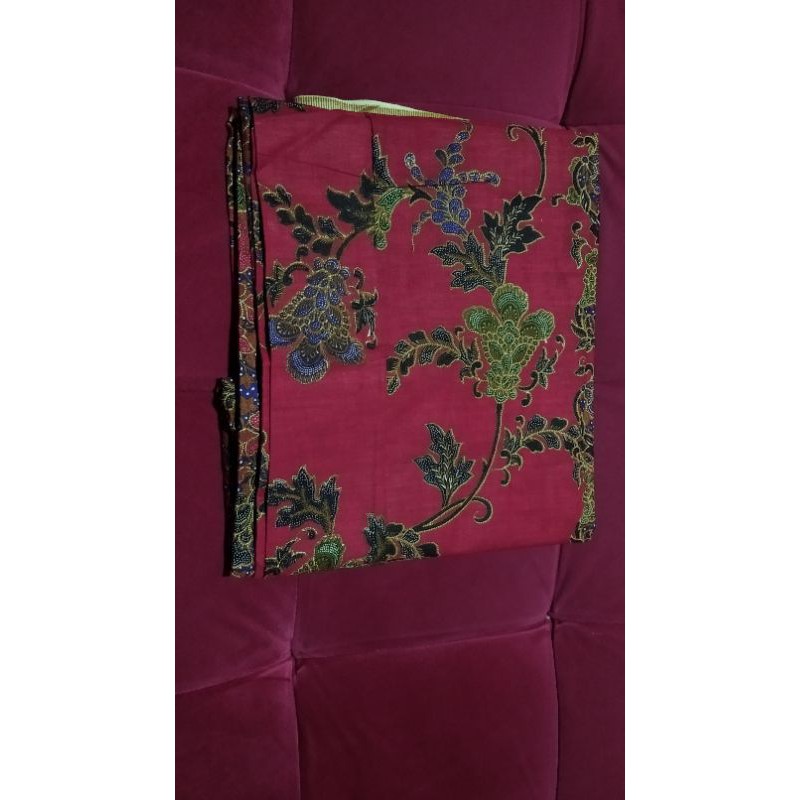 Kain Sarung Batik Mirota Merah Gelap