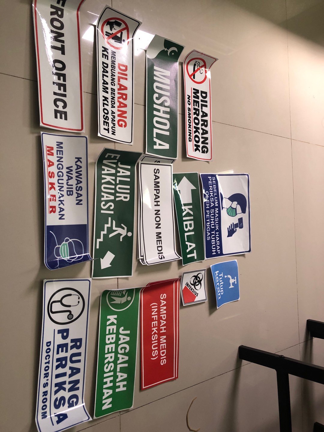 Stiker Sampah Medis / Sticker Jaga Kebersihan / Stiker Buang Sampah