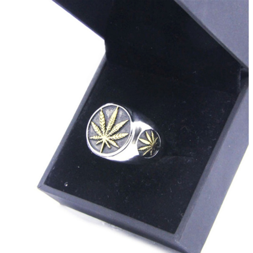 Cincin Desain Daun Maple Canada Bahan Stainless Steel 316l Warna Emas Untuk Pria