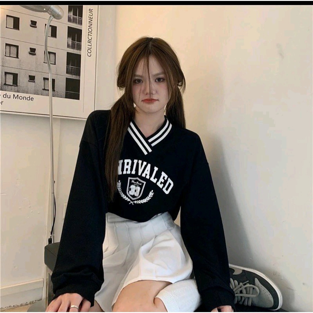 UNRIVALED SWEATER CROOPE V OBLONG WANITA
