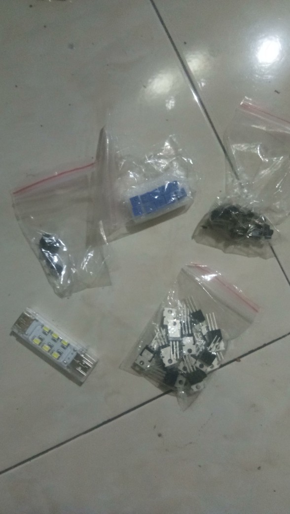 50pcs Transistor S9012 S9013 S9014 9015 9018 A1015 C1815 A42 A92 2n5401 2n5551 A733 C945 S8050 S8550