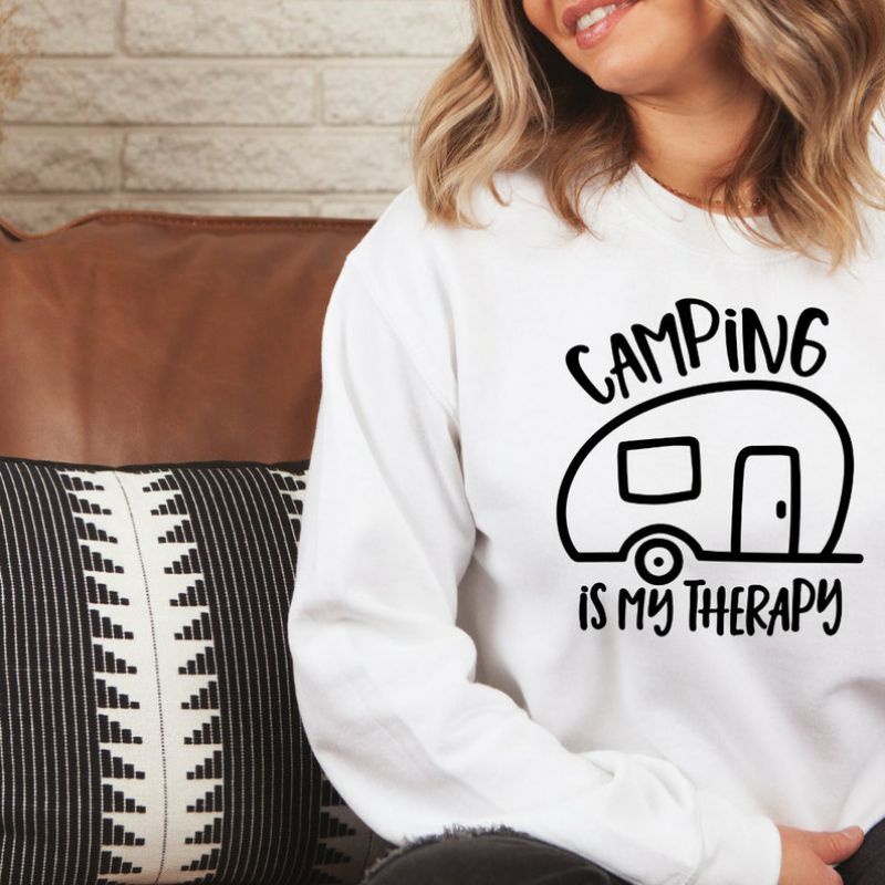Basic Sweater Hiking Pendaki Kasual CAMPING IS MY THERAPY
