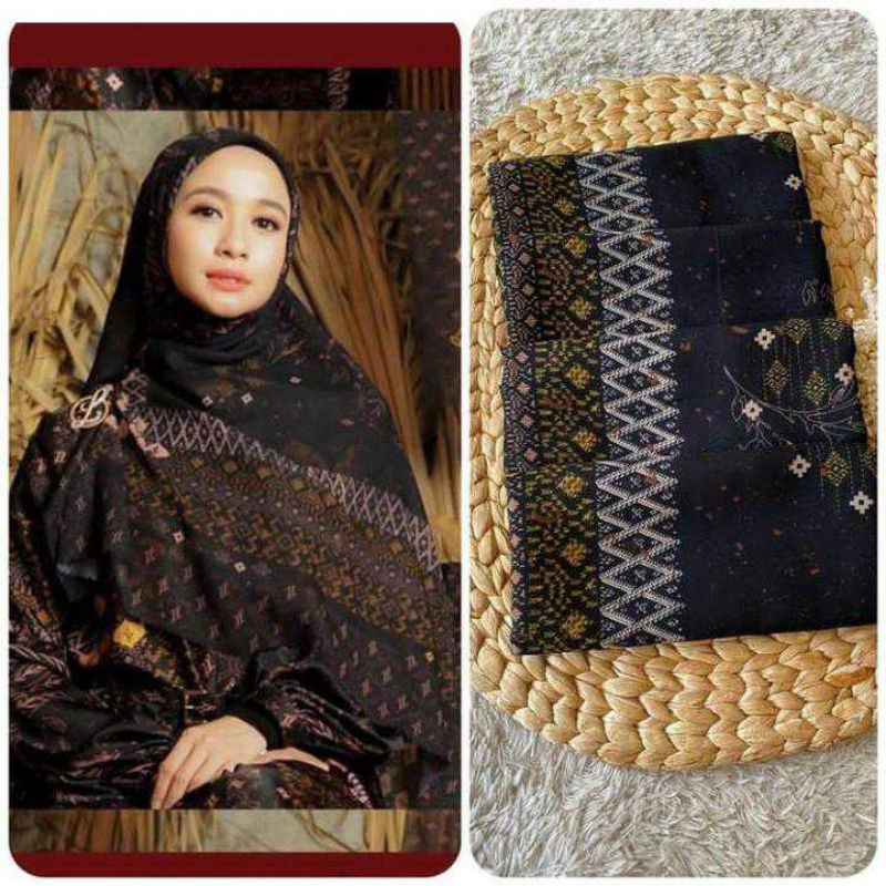 

HAMPERS HIJAB GIFT BOX SOUVENIR ULANG TAHUN WISUDA MURAH