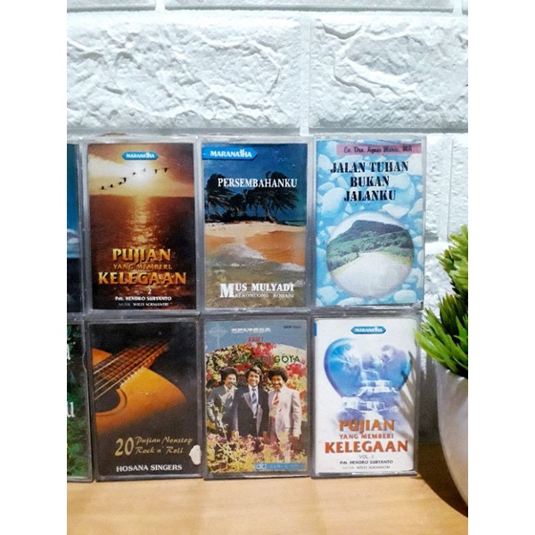 Kaset ROHANI INDONESIA PAKET 10 ALBUM (Mus Mulyadi, Mawar Simorangkir, Hosana Singers, Melky Goeslaw)