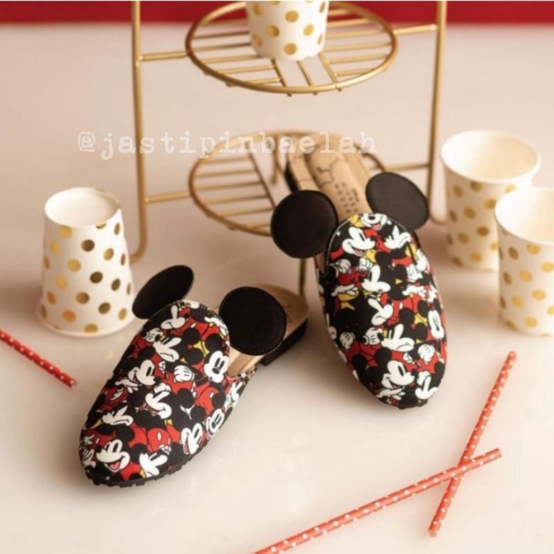 [READY] Ittaherl X Disney Mickey Minnie "Oh Boy" Mules Round Rouge sz 37 41