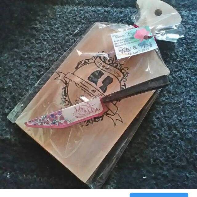 Souvenir pernikahan talenan bonus pisau 4200