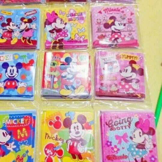 

Pasti Laris ✴ Tambahan kertas kado - gift wrap**