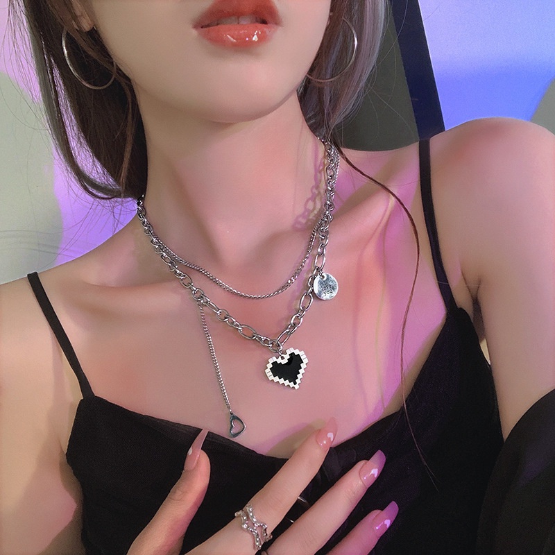 Kalung Choker Klavikula Liontin Hati Mosaik Hitam Lapisan Ganda Bahan Logam Gaya Elegan Untuk Wanita