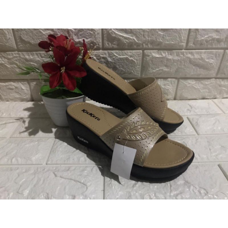 SANDAL JINJIT SANDAL WANITA MERK KICKERS 2021 SANDAL KEKINIAN PALING MURAH