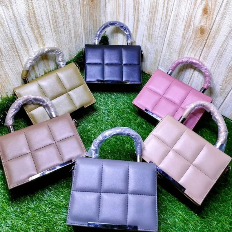 TAS TANGAN SELEMPANG ARAYO KOTAK 6 IMPORT