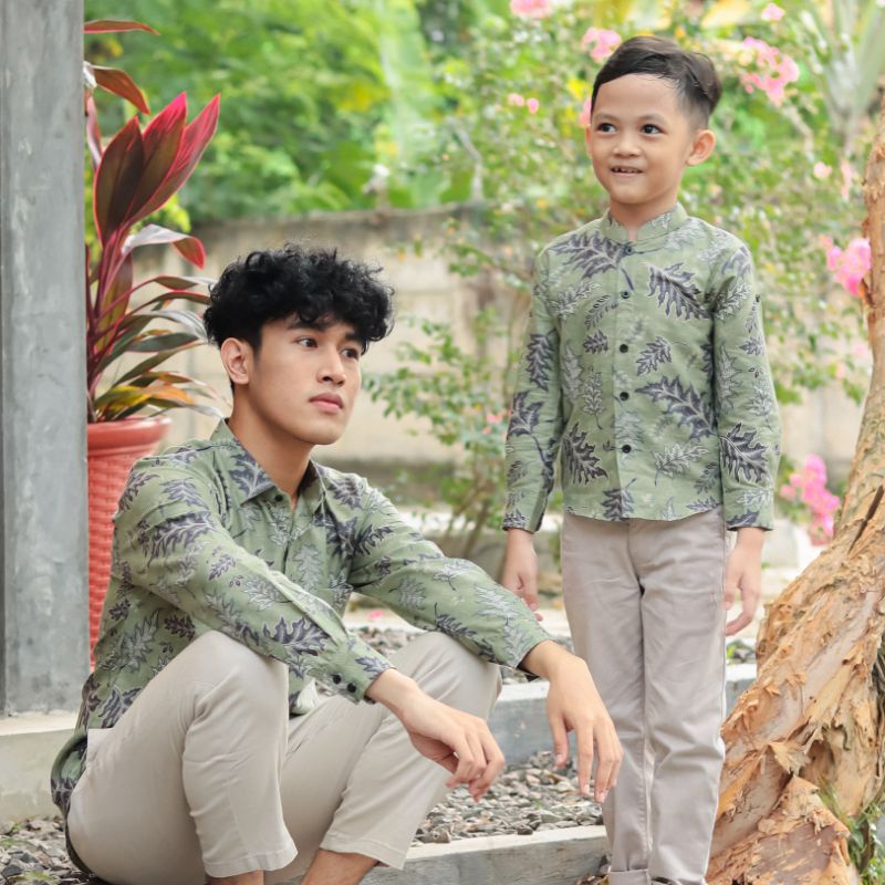 Batik Couple Ayah dan Anak Lengan Panjang Model Slimfit Warna Sage Green