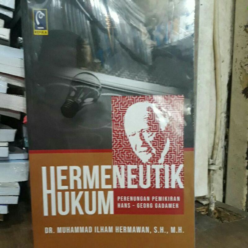 Hermeneutik hukum.