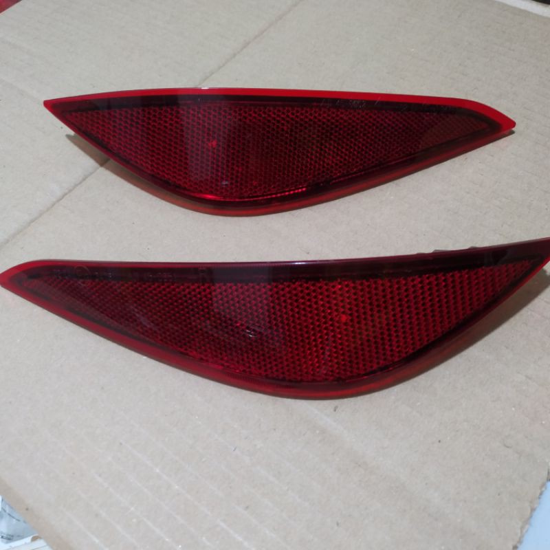 Lampu reflektor bemper belakang rush terios 2019 original