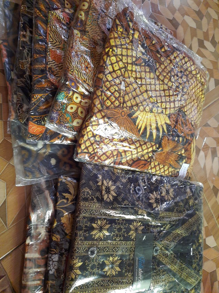 Trolis Grosir Batik Pasangan Sarimbit Couple Motif Omah Tawon Batik Seragam Kerja Kantor Kuliah