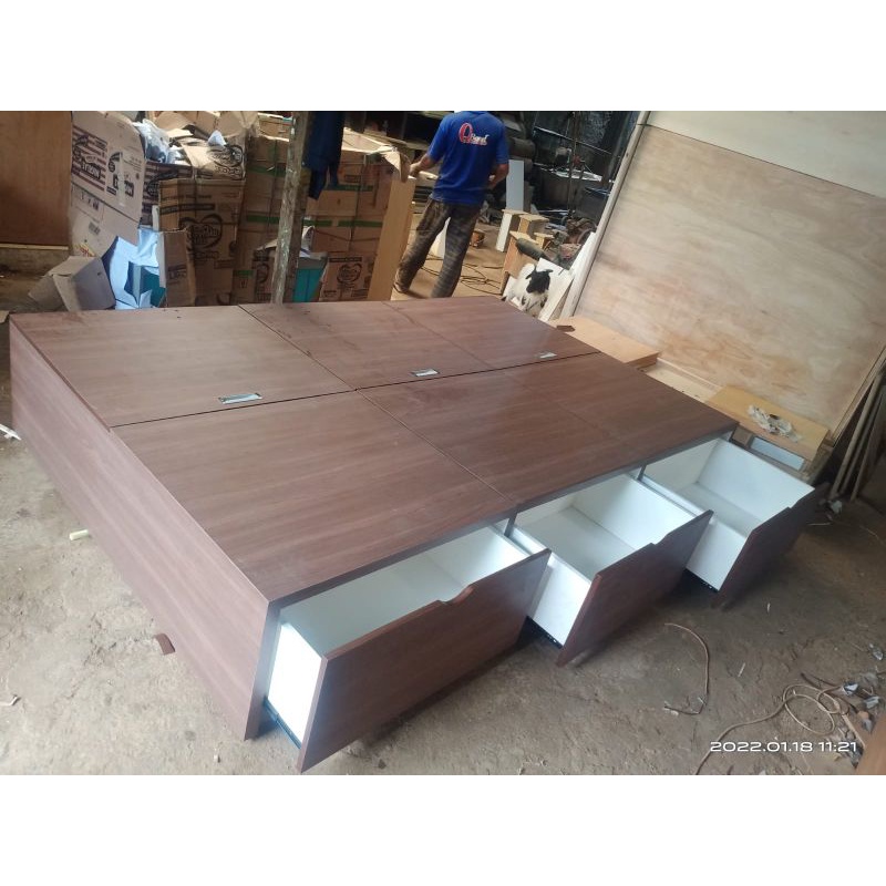 Dipan storage / Divan ranjang tempat tidur finishing HPL ukuran 160 x 200