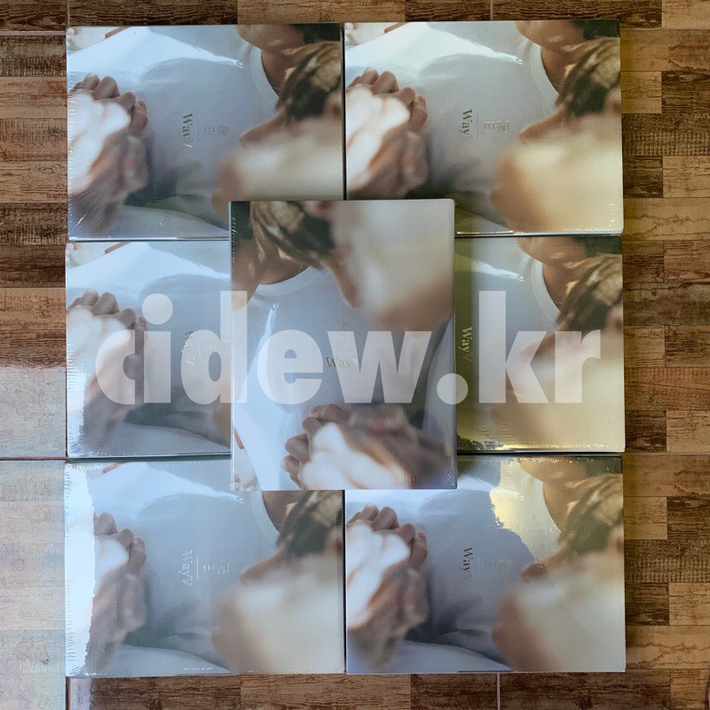 [READY STOCK] WAYV PHOTOBOOK - HOLIDAY | WINWIN KUN TEN LUCAS XIAOJUN HENDERY YANGYANG