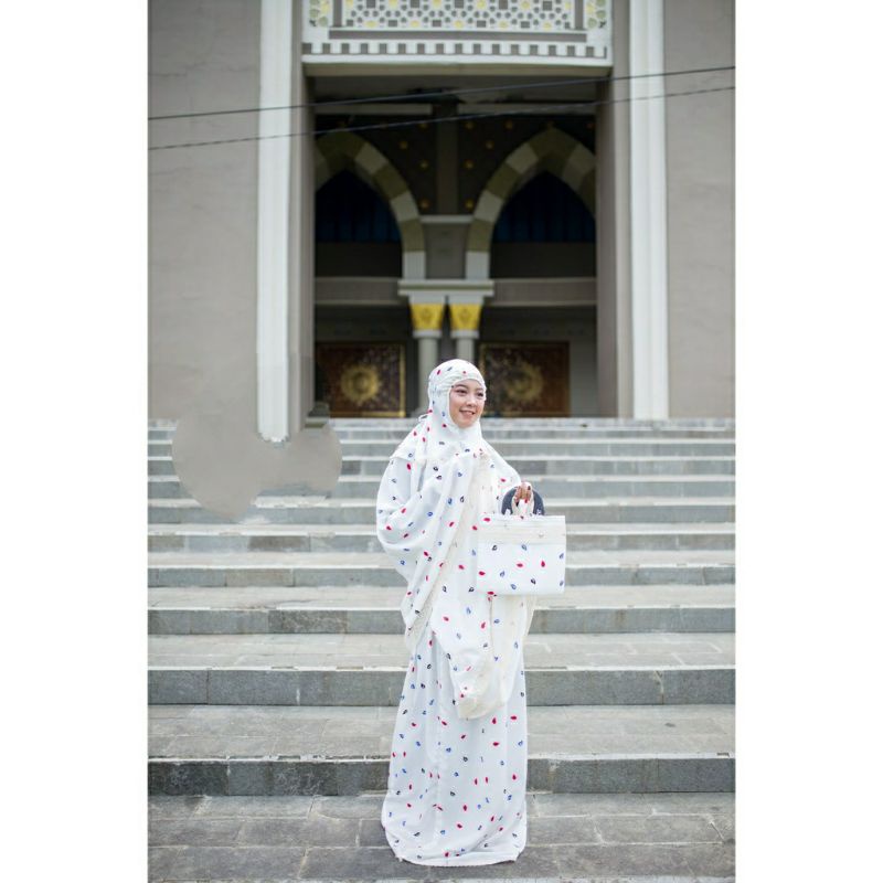 mukna dewasa bahan katun motip Bali terbaru mukna renda 4cm bawah renda1cm.tas renda mukna cantik
