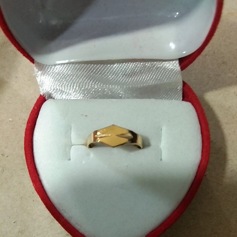 cincin anak model wajik 1/2 gram emas muda. bisa dibesar kecil