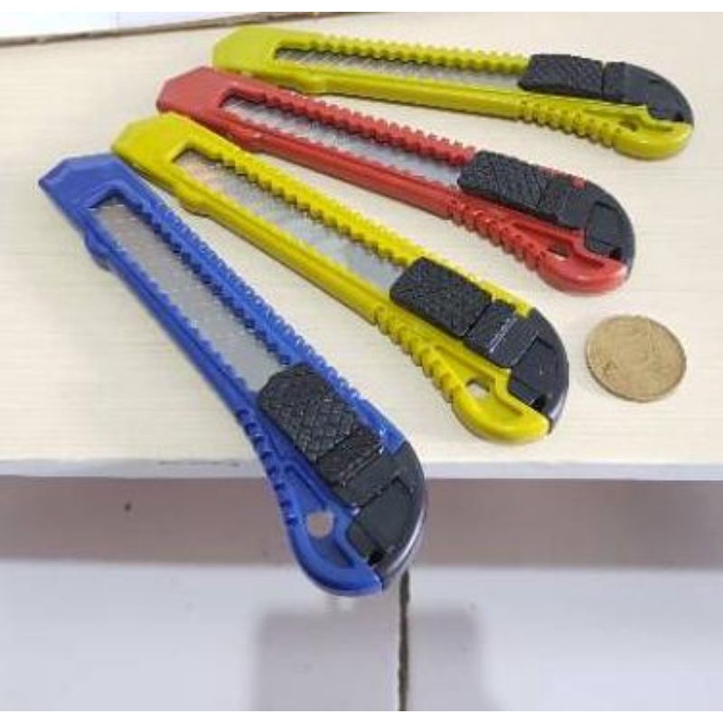 

Ready Pisau Potong Cutter Ukuran Besar Cutter Jumbo Pisau Kater Cuter