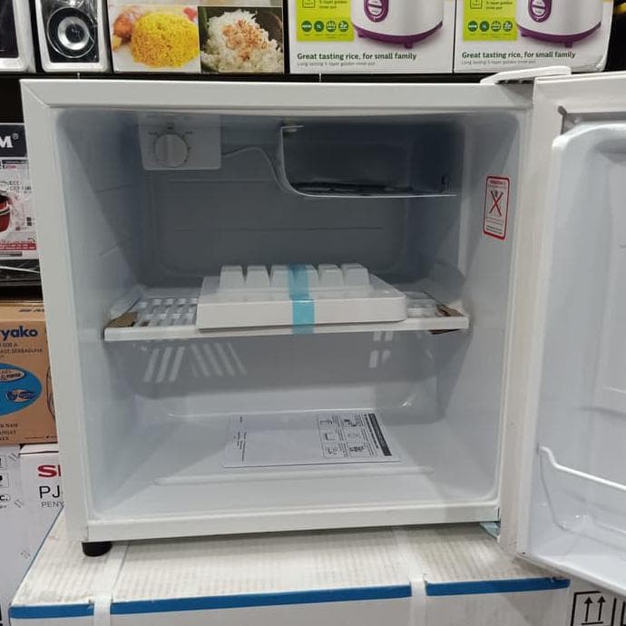 Kulkas Mini/hotel Portable 1 Pintu Sanyo Aqua 50 F + Freezer Garansi Resmi 7 Tahun