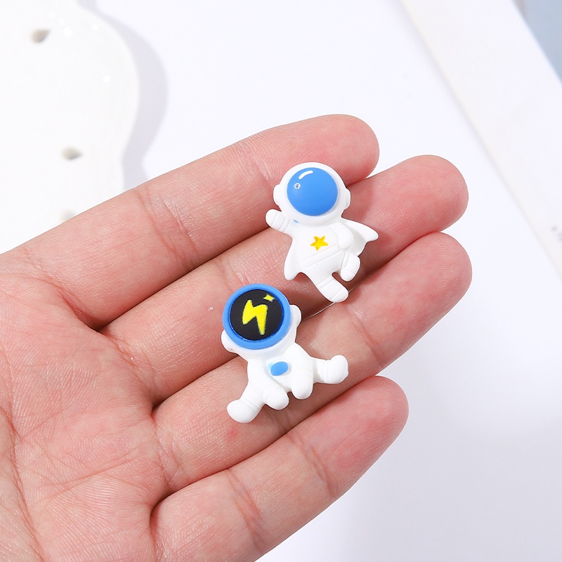 Pin Bros Bentuk Astronot Luar Angkasa Untuk Aksesoris Pakaian